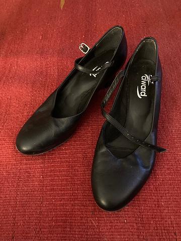 Character shoes