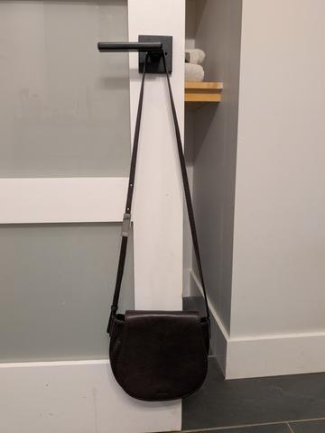 Auxiliary leather saddle