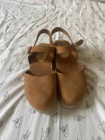 Clogs