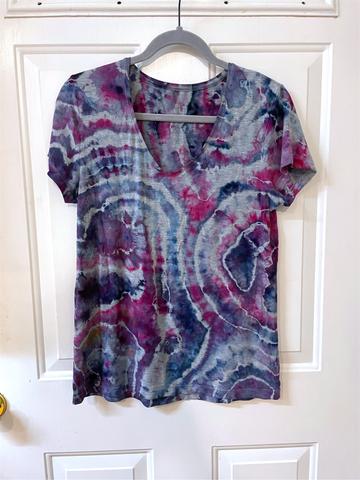 Ice dye v neck t-shirt