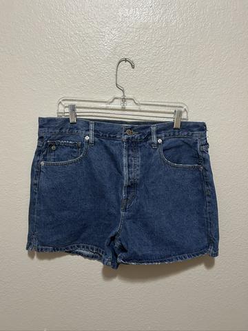 Ètica Shorts