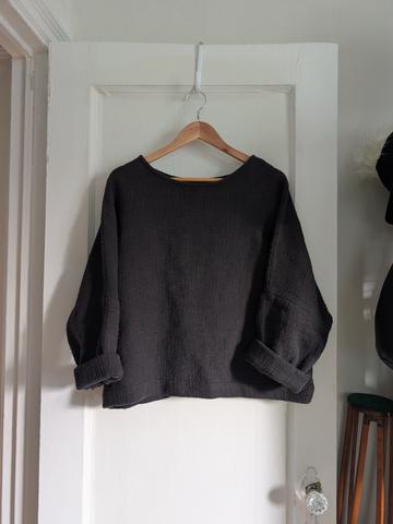 Black heavyweight T-Sweater size L