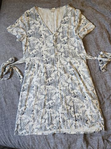 Patterned summer dress with waist ties