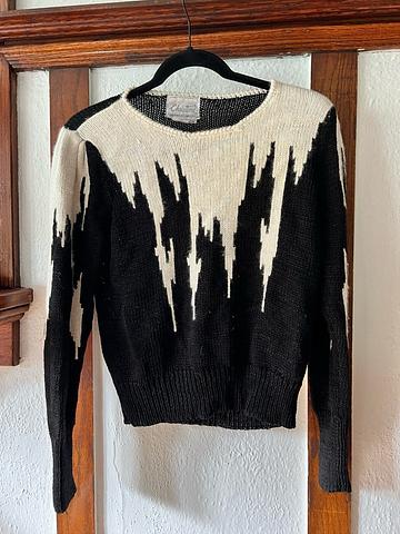 Hand Knit Black&White Sweater