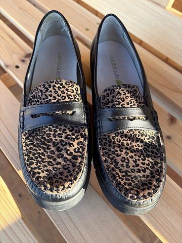 Leopard print & black leather loafer