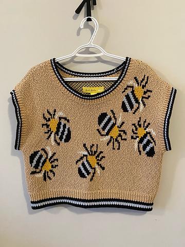 Cropped bee sweater vest