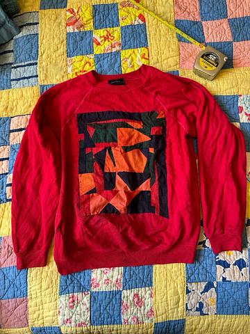 Sweatshirt