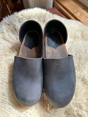 Brett low clogs