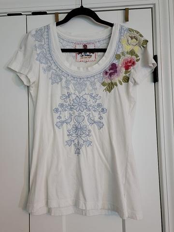 Johnny Was embroidered tee shirt tshirt