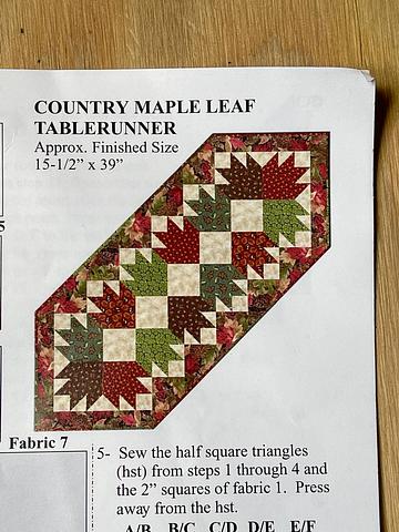 Country Maple Leaf Tablerunner Pattern