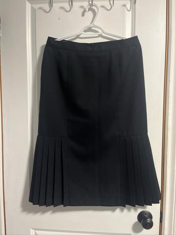 Midi black pleated shirt