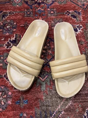 Sandal
