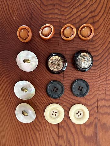 Lot of vintage buttons