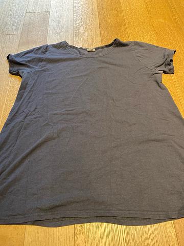 Scoop tee