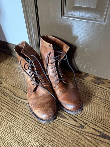 Frye Veronica 10 black leather lace combat Boots