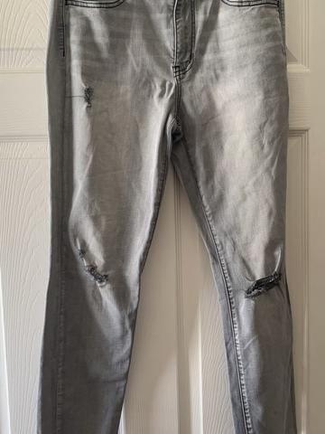Outfitters gray distressed high rise jeggings size 12 regular