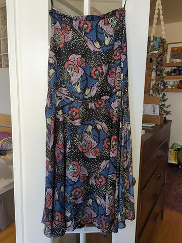 Flowy maxi skirt