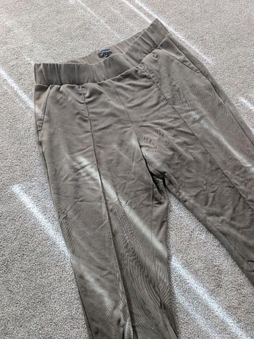 Capri pants