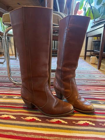 Campus boots