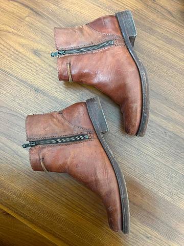 Double zipper short boots