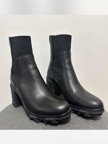 Shiloh Heeled Chelsea Boots