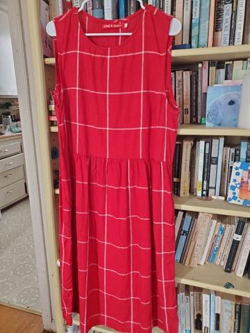Sleeveless dress