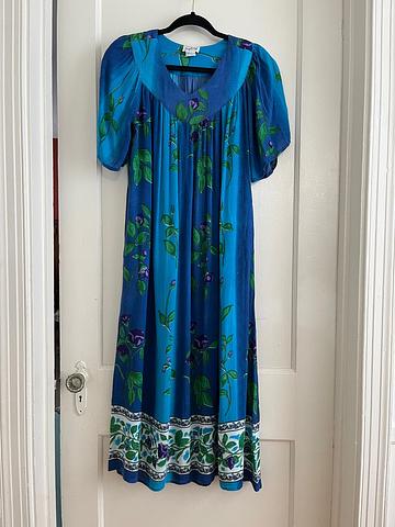 100% Rayon Blue & Green Floral House Dress / Sun Dress