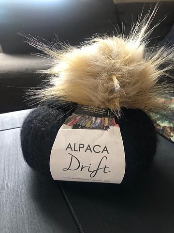 Drifting Cables knit hat kit