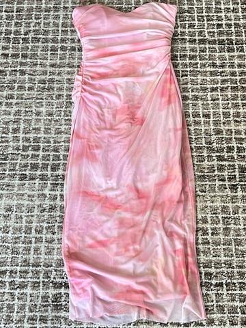pink dress