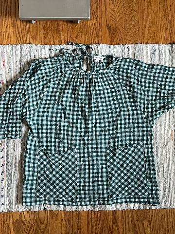 Gemma blouse in basil crinkle gingham
