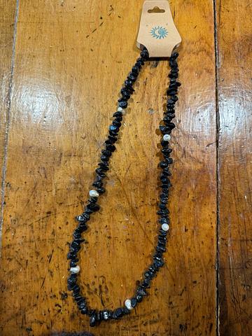 Pearl and stone chip necklace