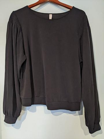Drapey black top