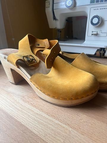 Clogs