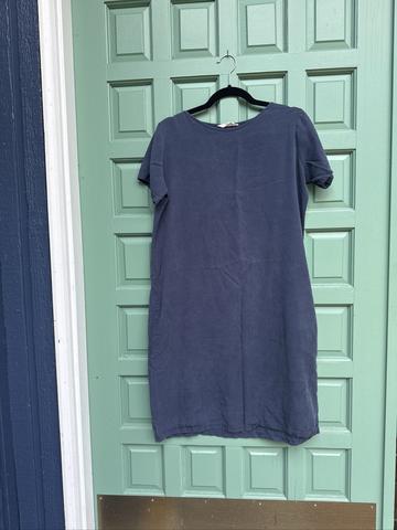 blue dress
