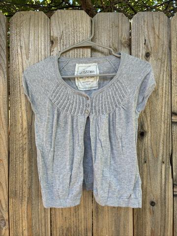 Grey shrug