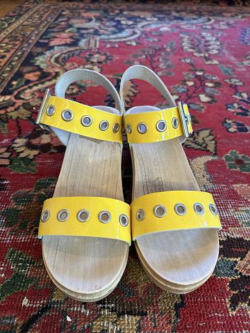 Clogs