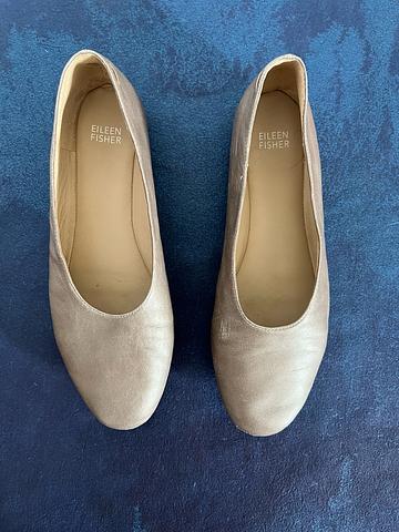 Leather champagne ballet flats size 9