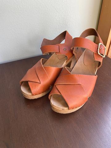 Emma cross toe in Whisky