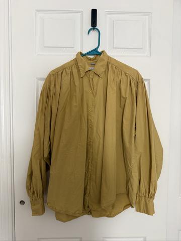 Gathered cotton buttonup
