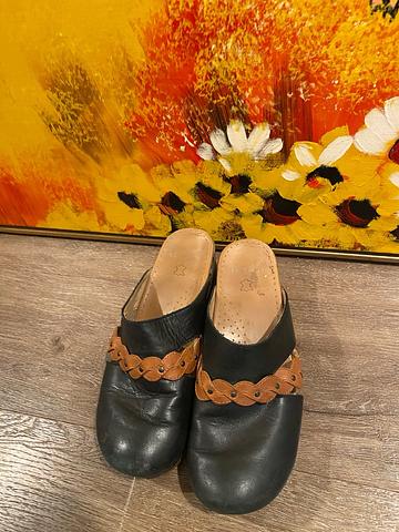 Clogs