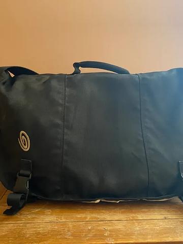 Classic messenger bag