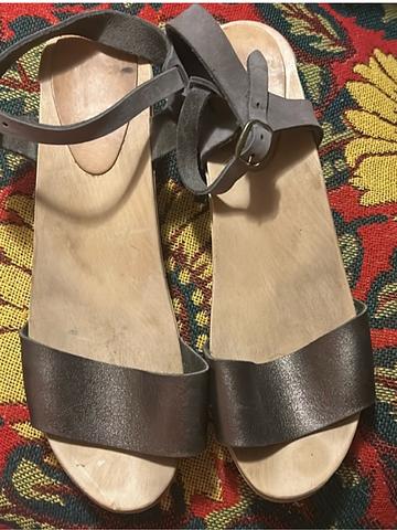 Clogs