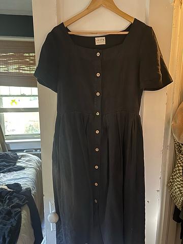 Pleated square neck midi dress Offon