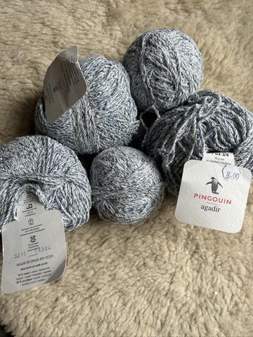 Cotton/acrylic blend yarn