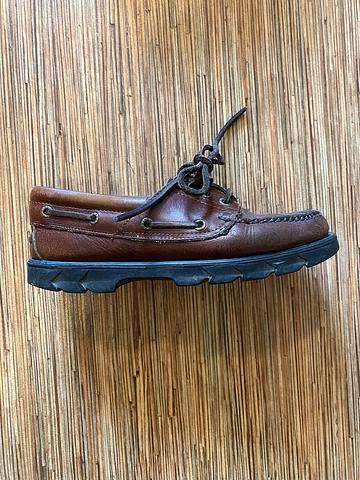 Leather boat shoes