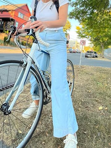 High waist, wide leg jeans