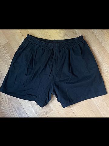 Papaya shorts