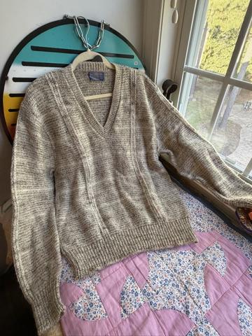 70s/80s Pure Virgin Wool V-Neck Sweater Large Oatmeal Cable