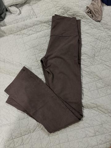 Groceries mini flare yoga pants