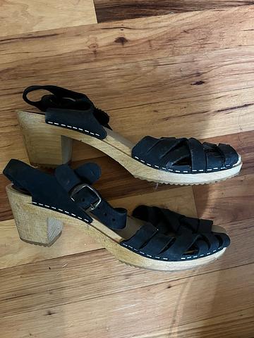 Moheda clog sandals